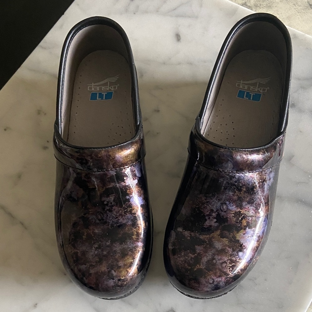 Dansko LT Size 38 Black Metallic Clogs